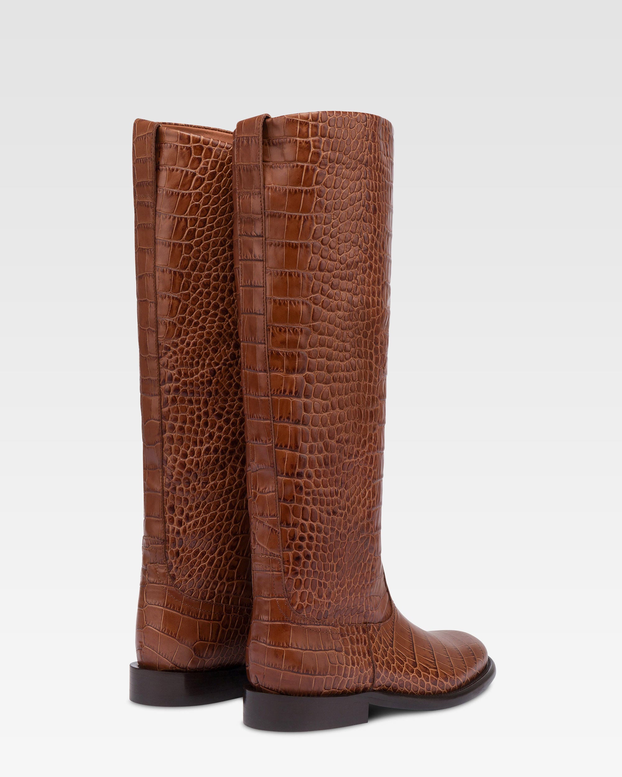 Botas en piel color chocolate con estampado de cocodrilo