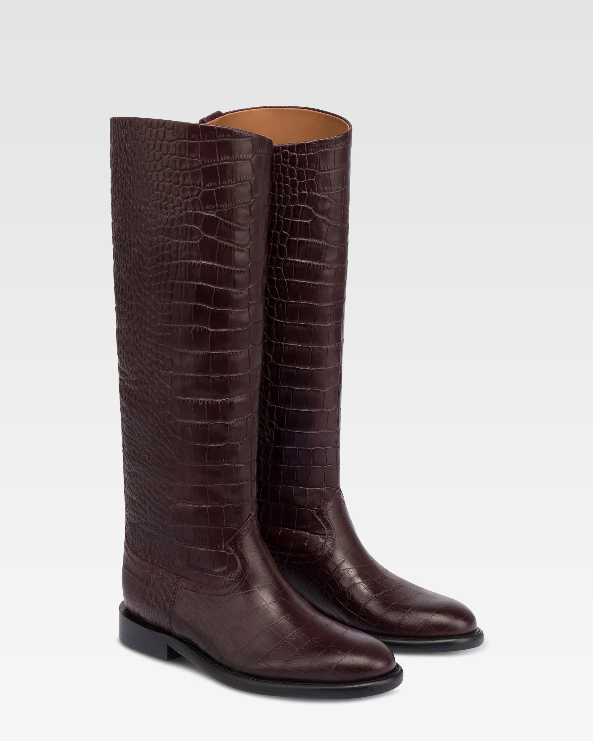 Stiefel aus Leder in Rouge Noir mit Kroko-Pragung