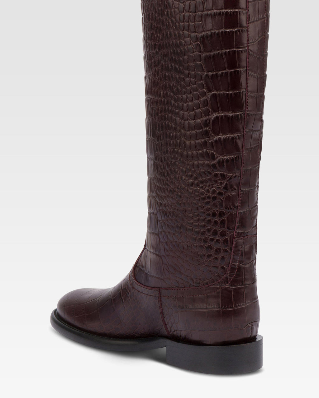 Stiefel aus Leder in Rouge Noir mit Kroko-Pragung