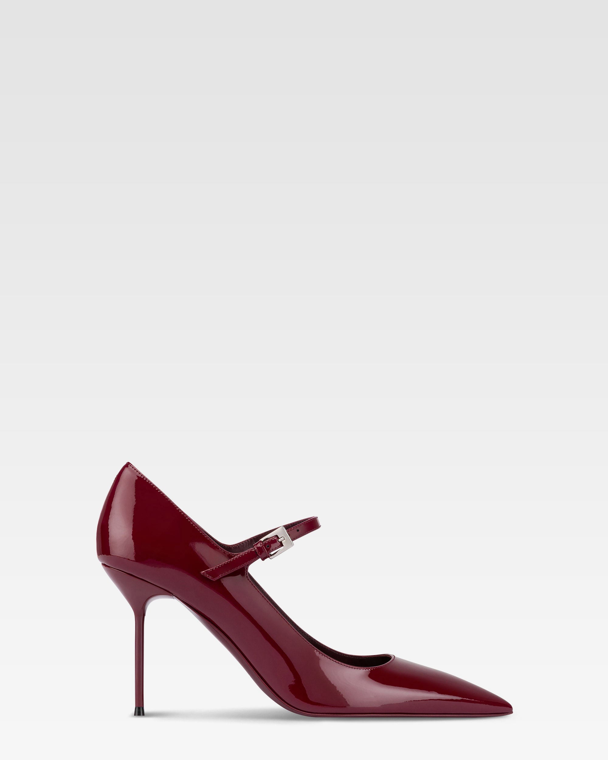 Pumps aus Lackleder in Rouge Noir