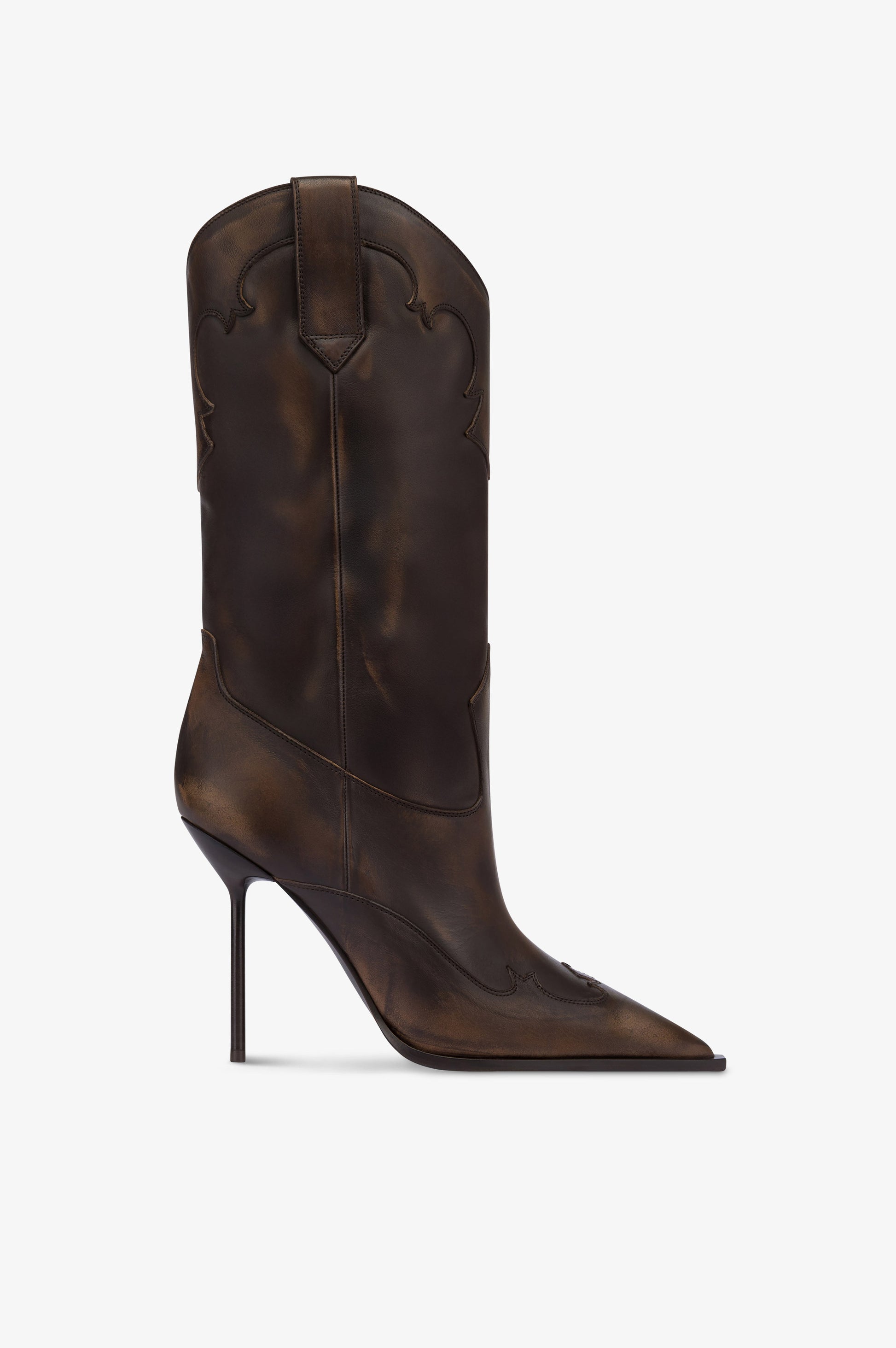 Botas de piel cepillada de color ebano.