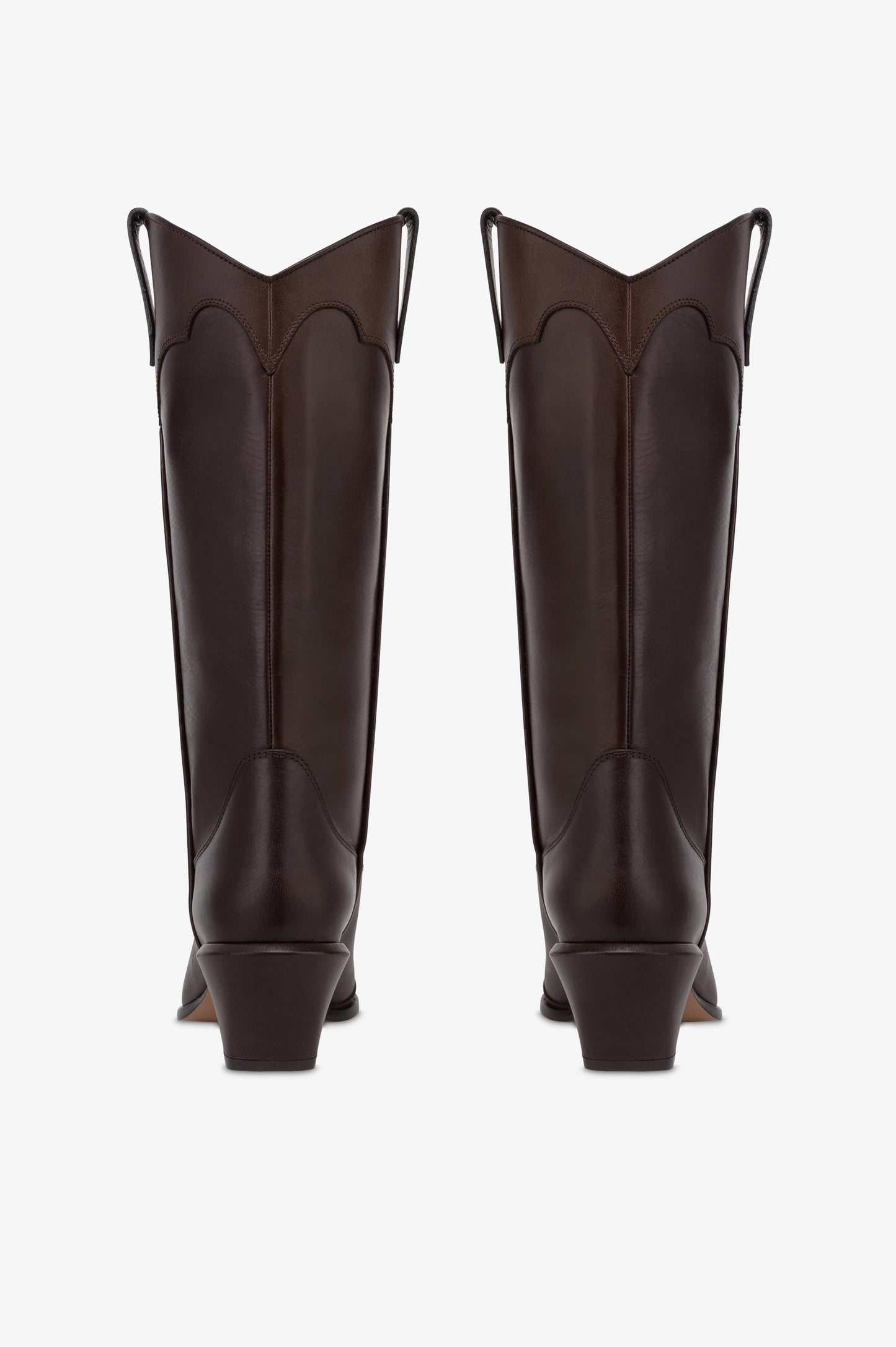 Boots in ebony calf leather.