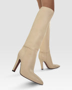 Boots in bone-colored leather