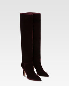 Botas de terciopelo de color <<pinot noir>>.