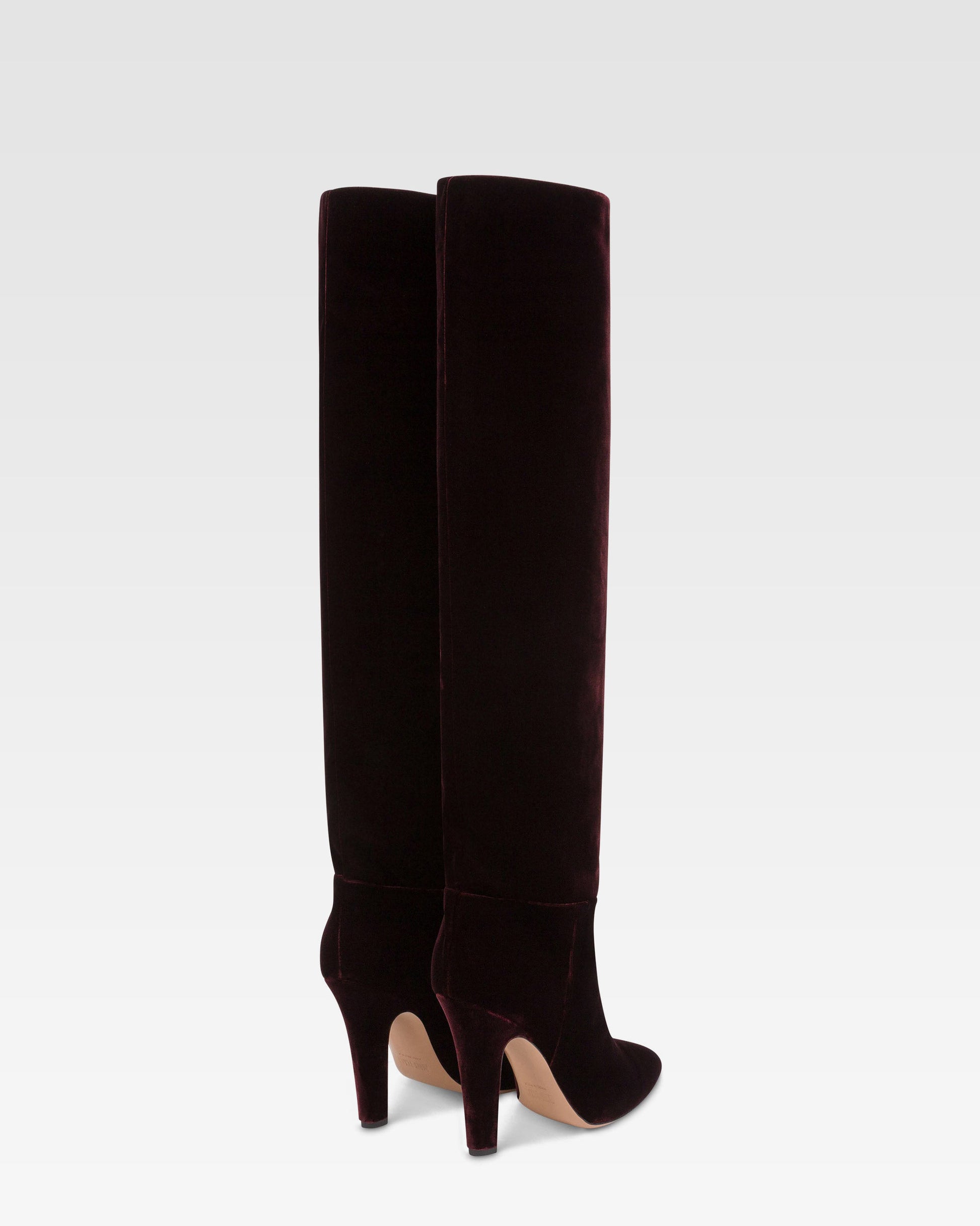 Stiefel aus Samt in der Farbe Pinot Noir.