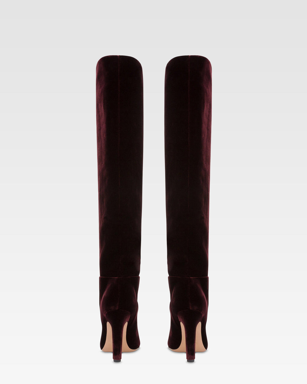 Botas de terciopelo de color <<pinot noir>>.