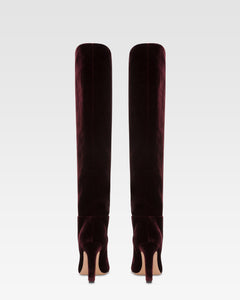 Botas de terciopelo de color <<pinot noir>>.