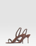 Slingback-Sandale aus Crepe-Satin mit bestickten Nieten