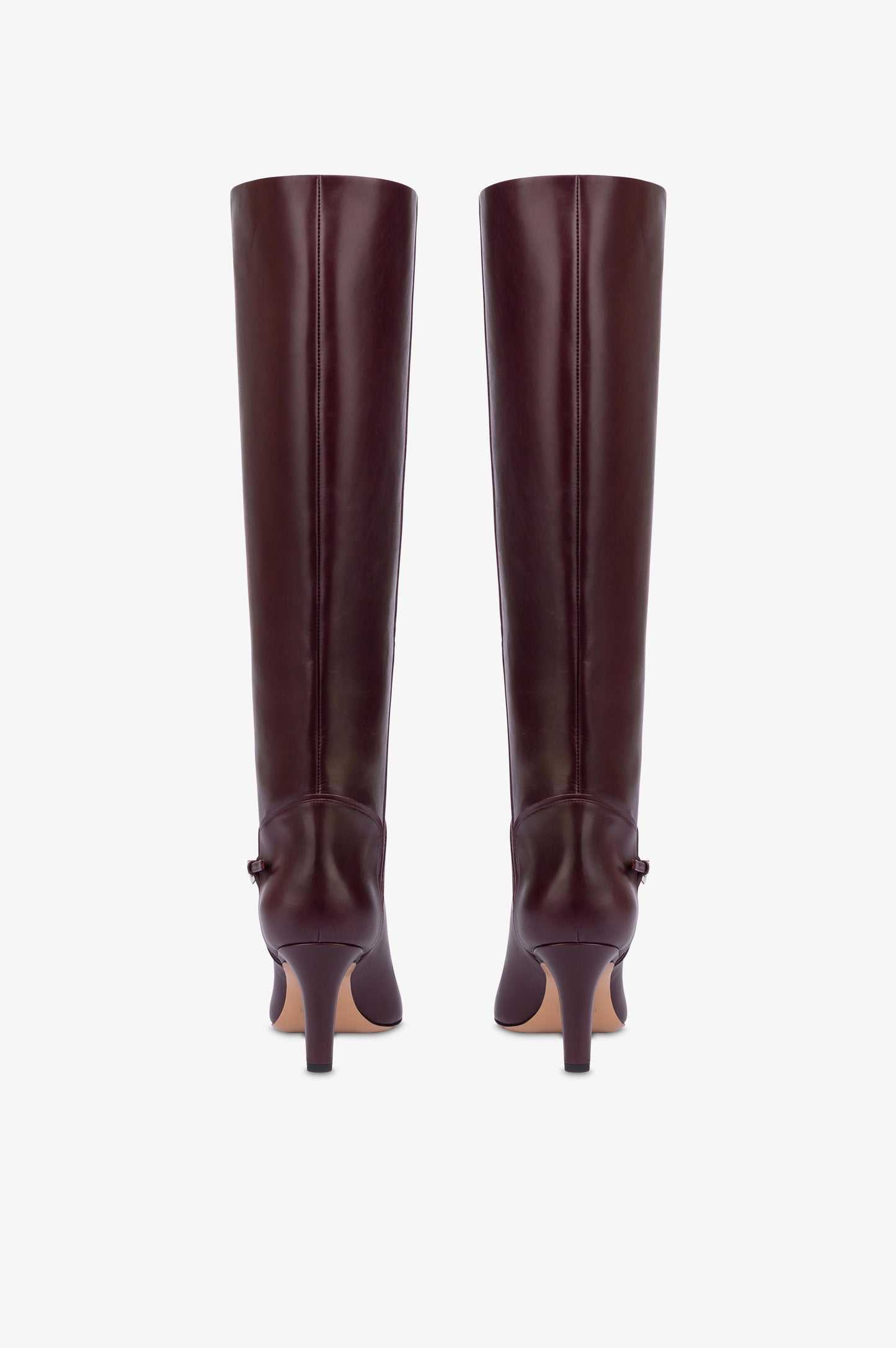 Boots in pinot noir calf leather.