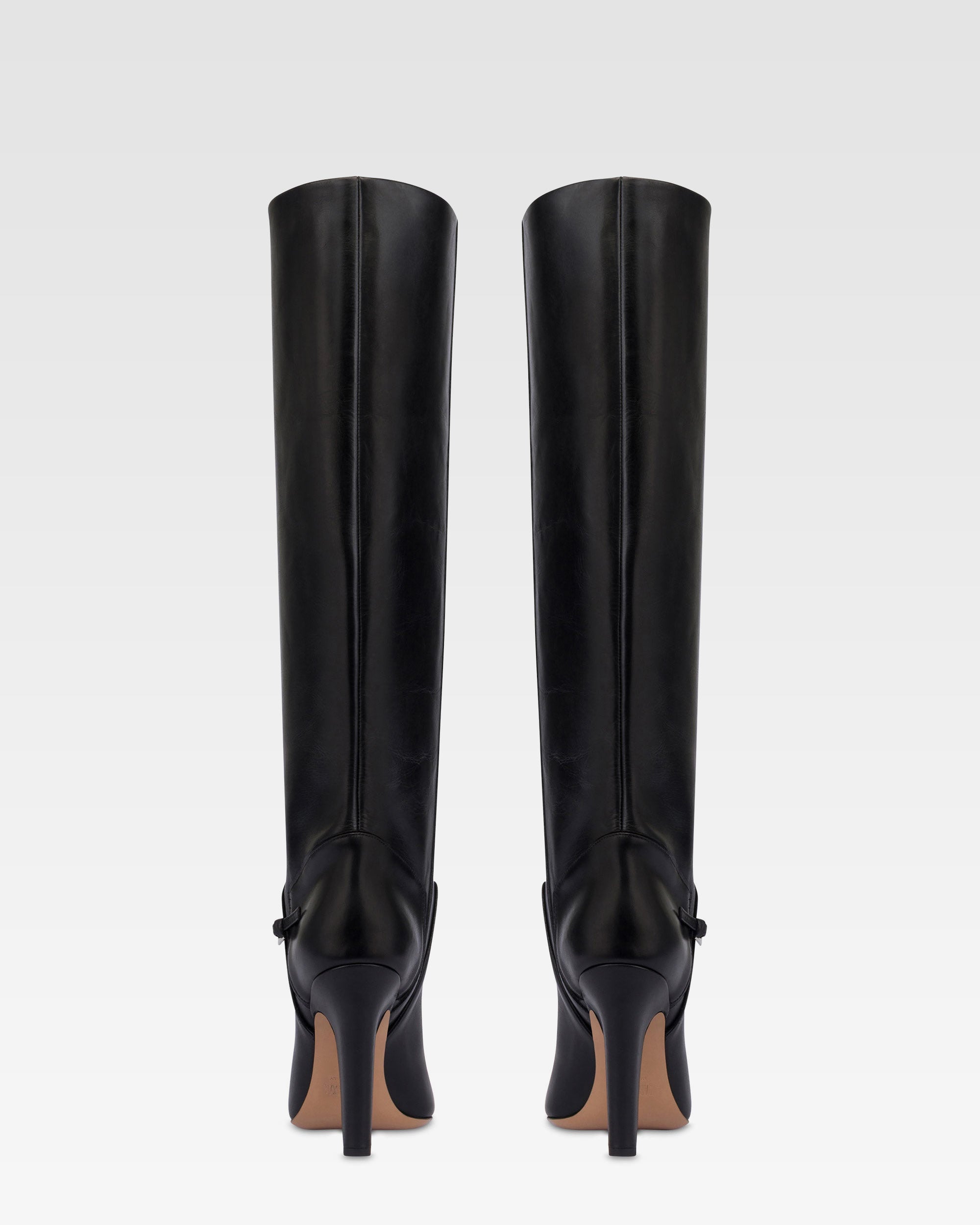 Stiefel aus schwarzem Kalbsleder.