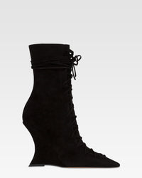 Ankle boots in black calf suede leather. — Black