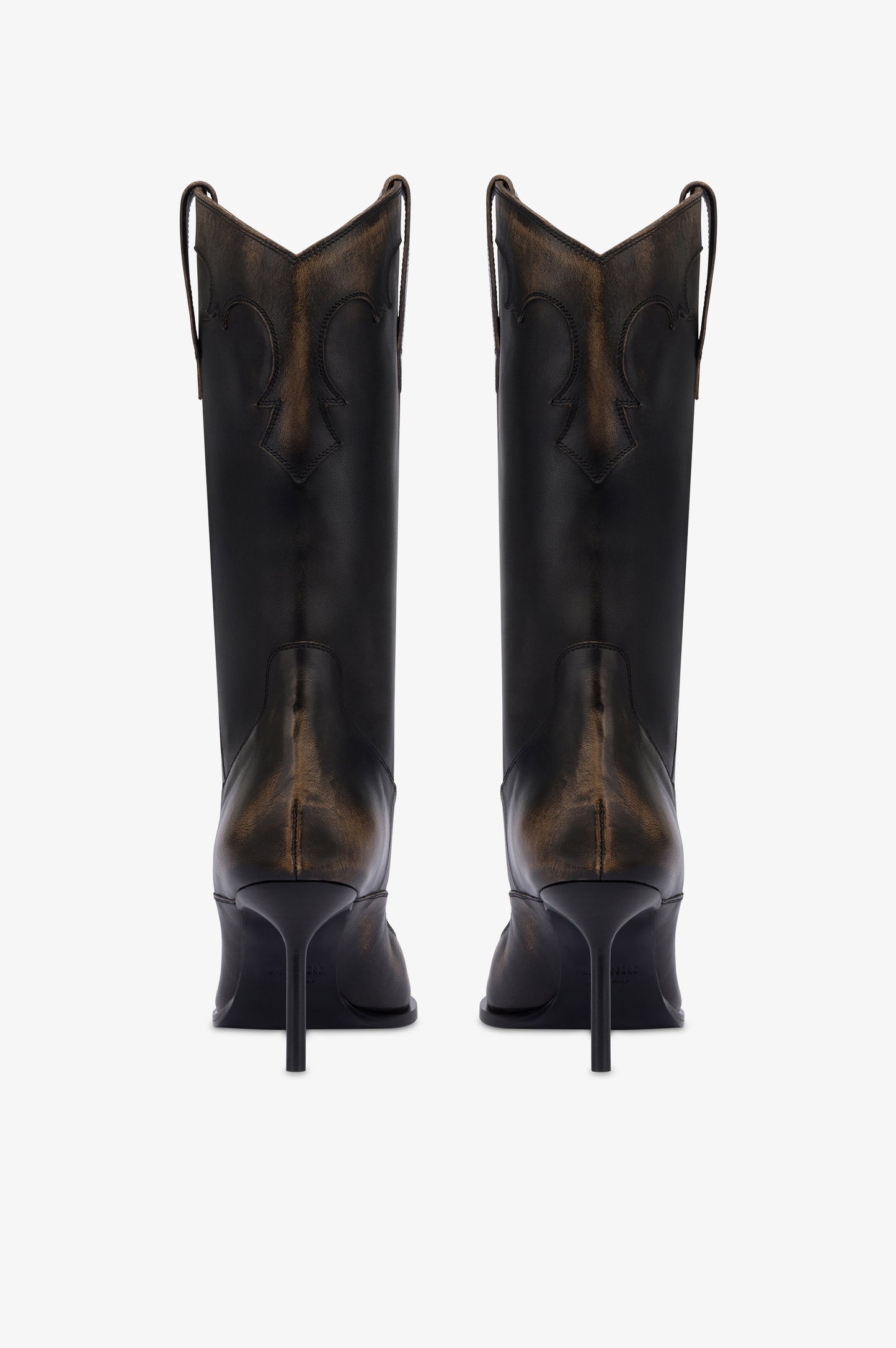 Botas de piel cepillada de color negro.