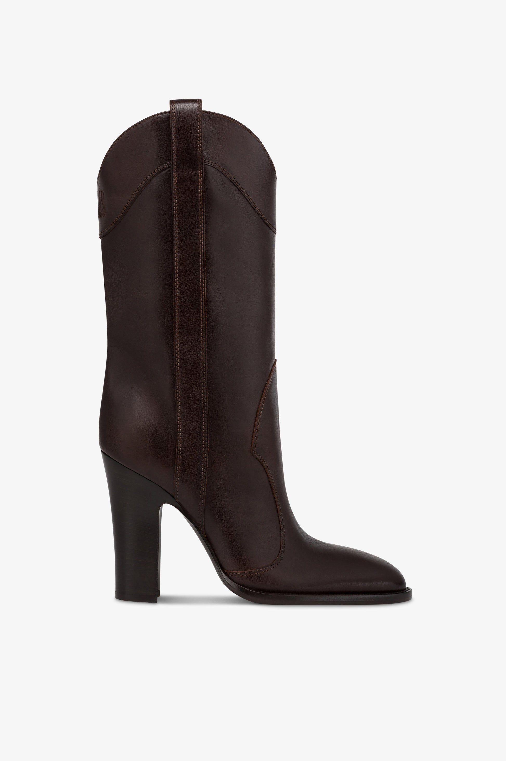 Boots in ebony calf leather.