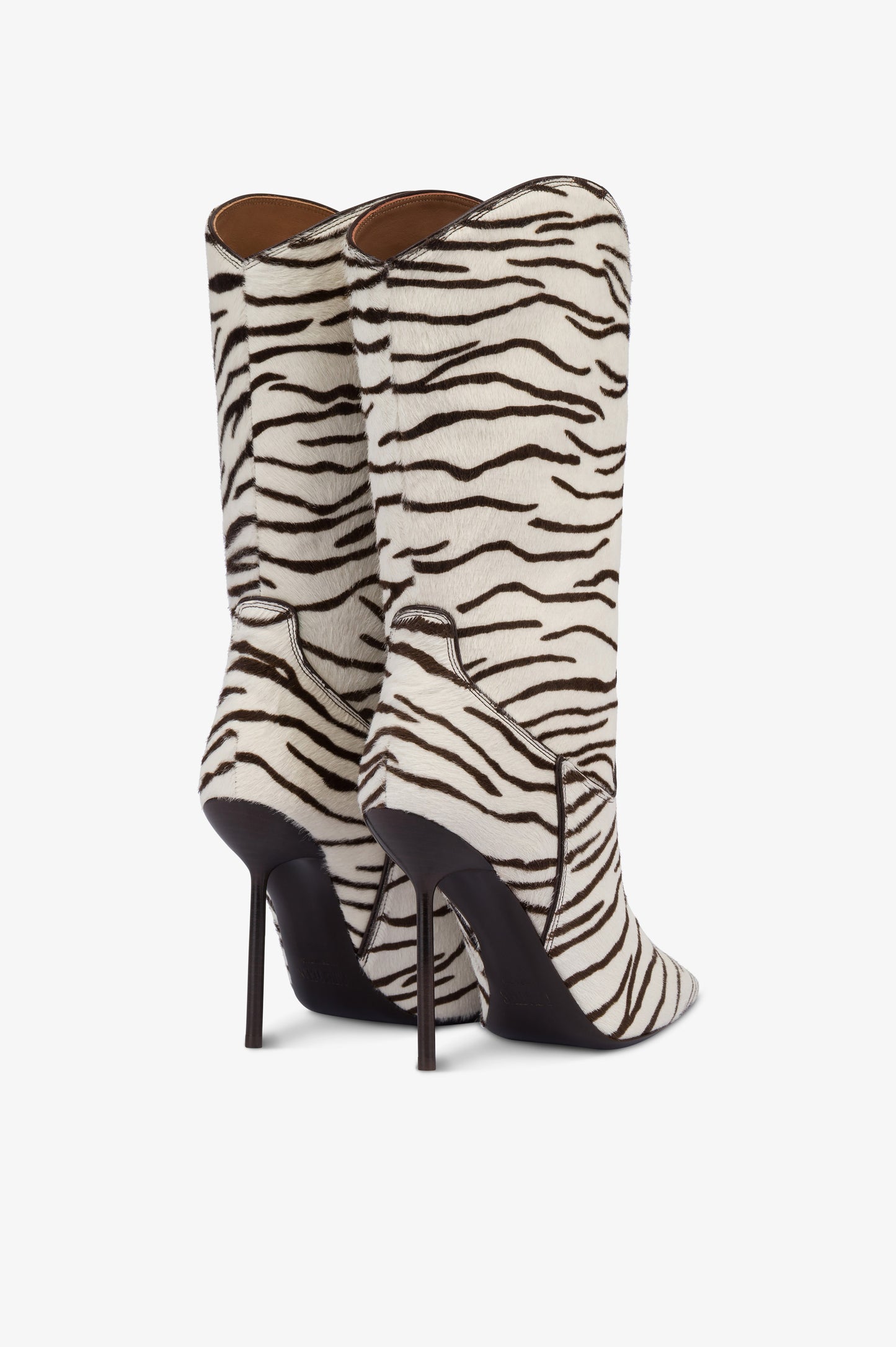 Stiefel aus weissem und tiefschwarzem bedrucktem Rindsleder.