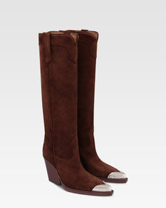 Bottes texanes en cuir suede de veau couleur acajou