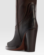 BOTA ESTILO WESTERN DE PIEL CON PUNTERA METALICA