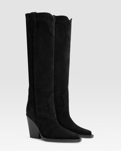 Boots in black velour