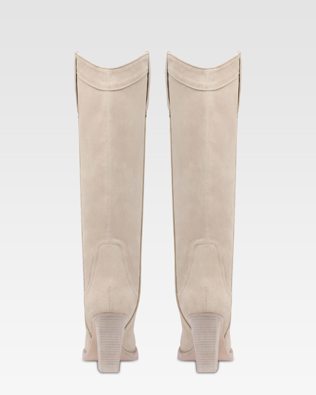 Boots in white velour
