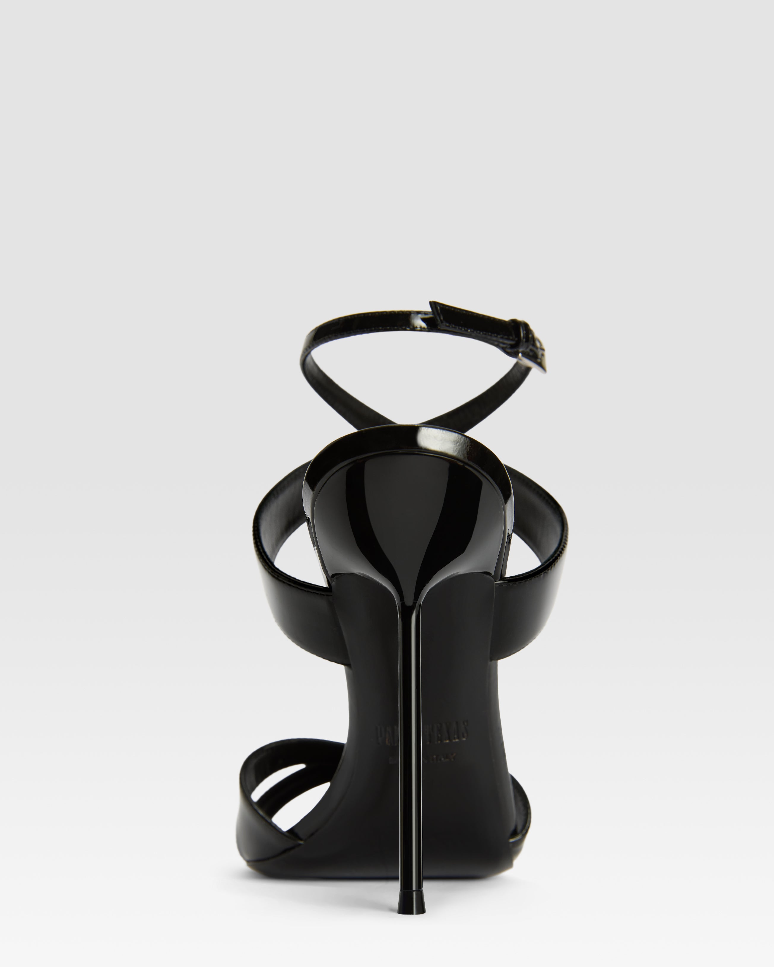 Sandalias de charol negro