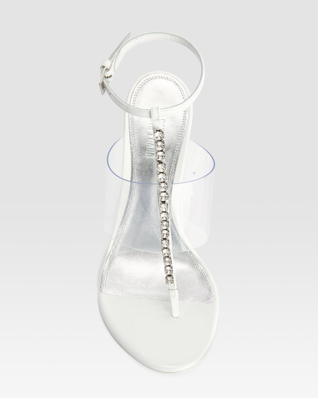 Sandali a T in vernice bianco ottico con castoni ricamati