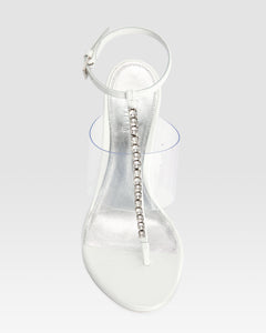 Sandali a T in vernice bianco ottico con castoni ricamati