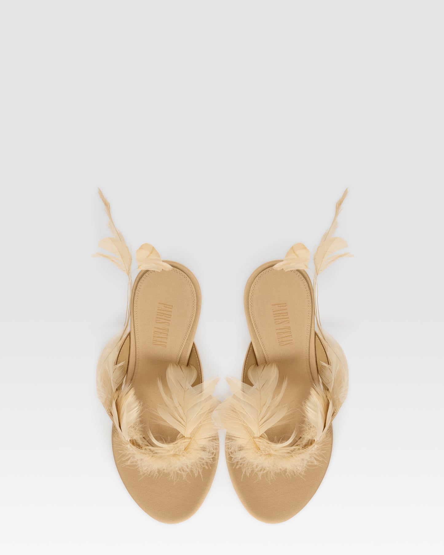 Mules tong en satin crepe couleur miel