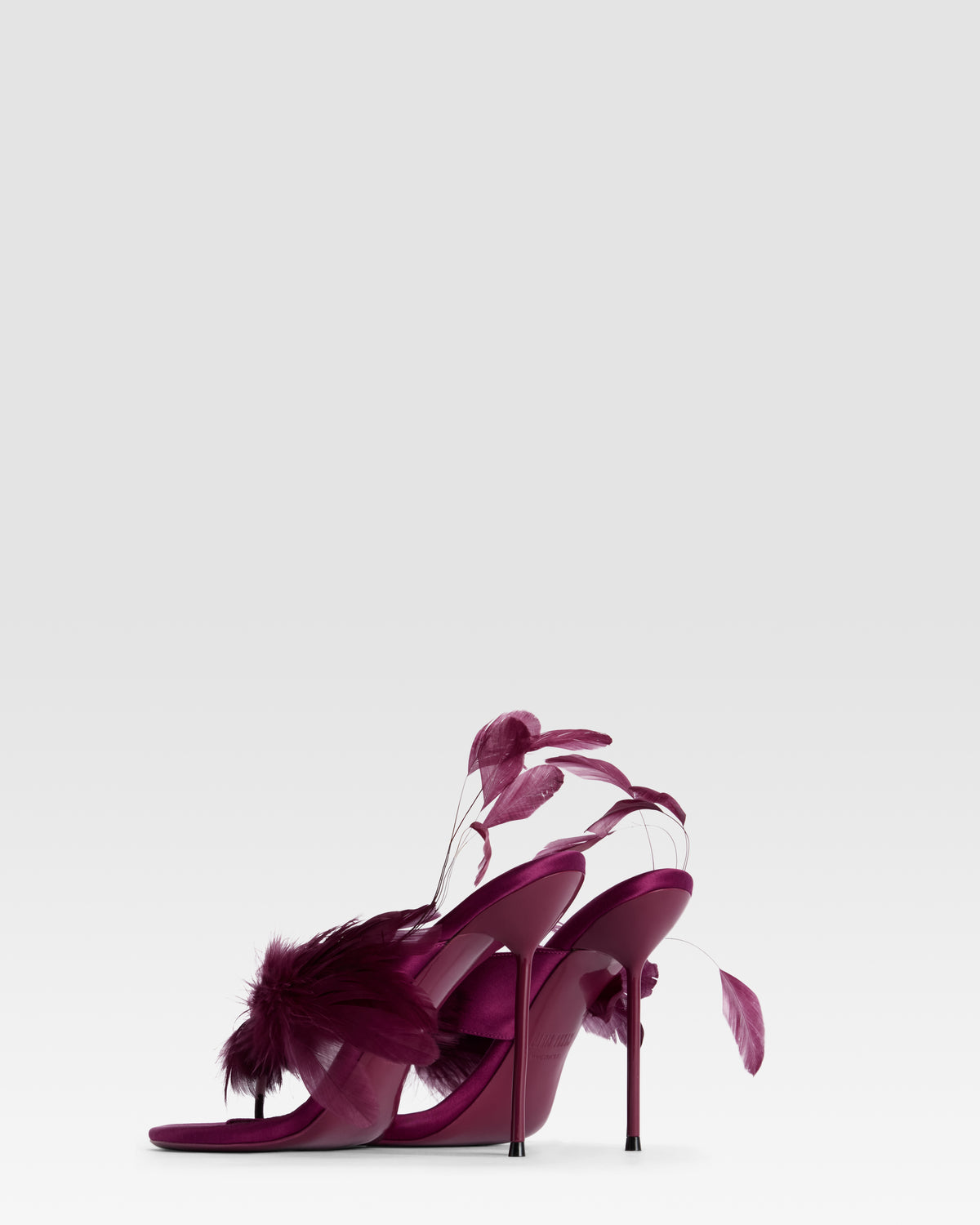 Satin-Mule mit Federn