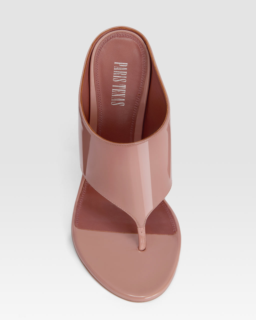 Thong mules in Texas rose patent leather