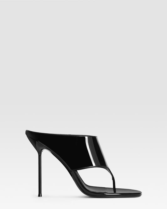 Mules tong en cuir verni noir