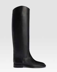 Boots in black calf leather
