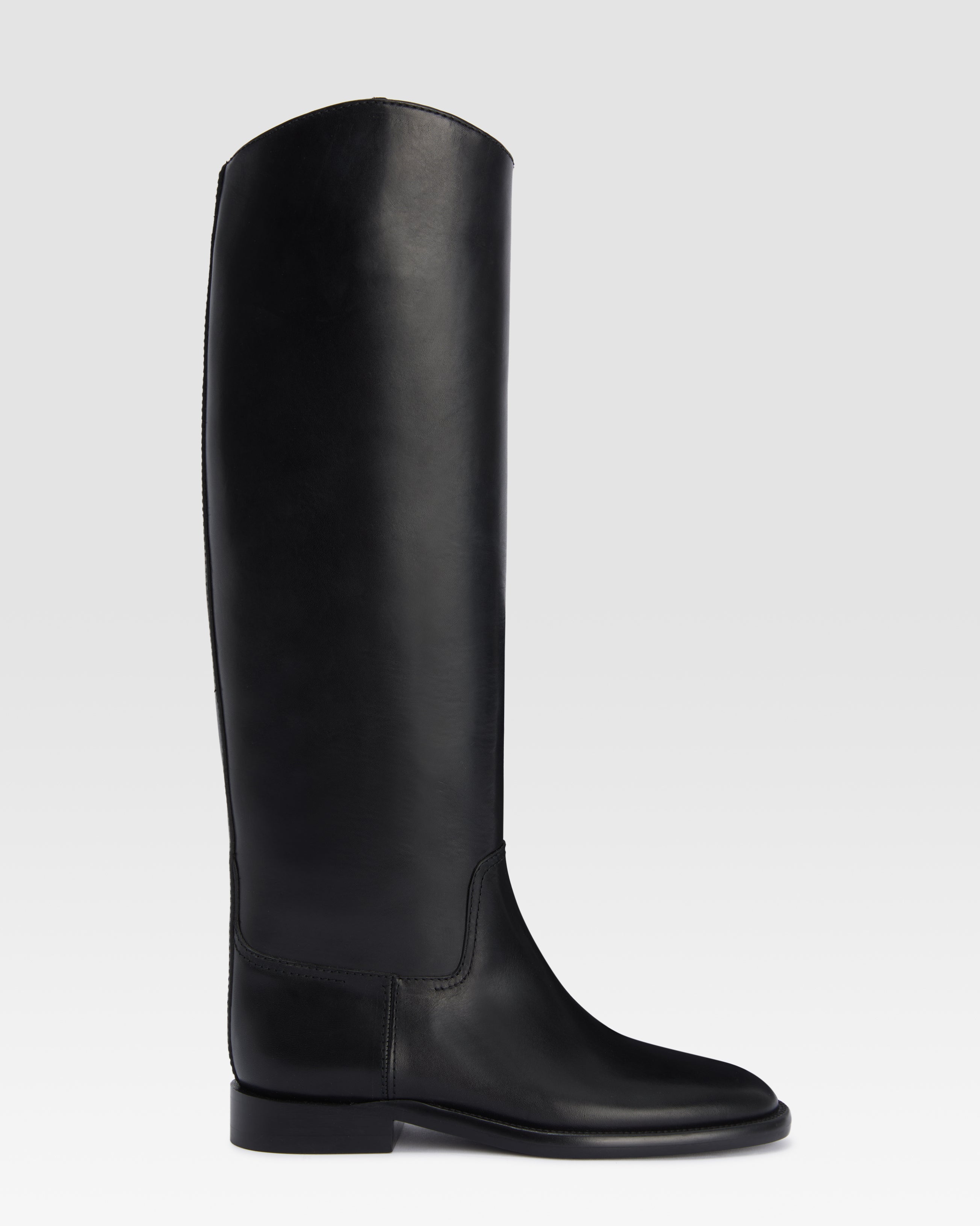 Boots in black calf leather