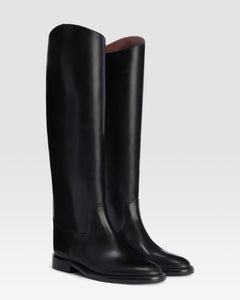 Boots in black calf leather