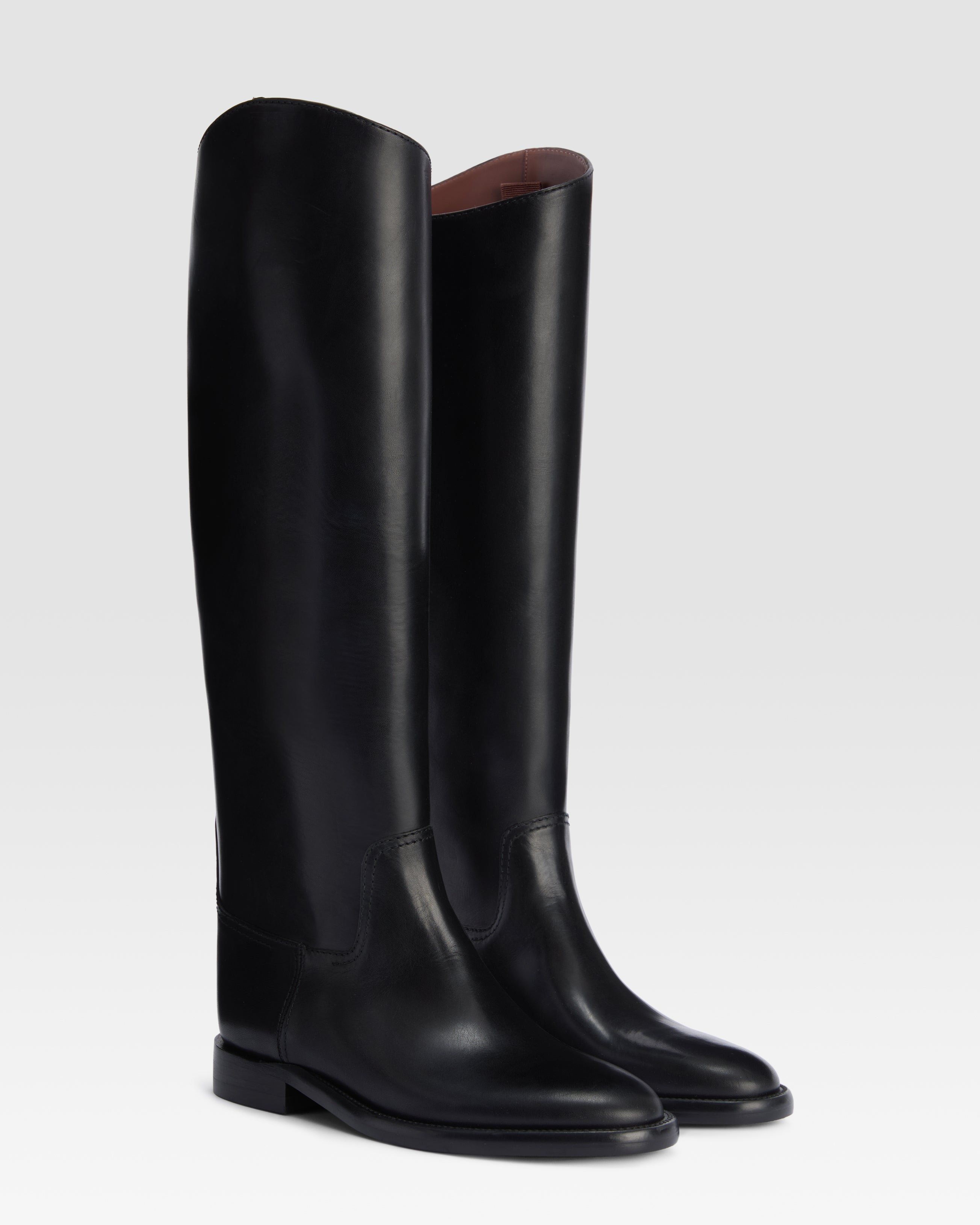Boots in black calf leather