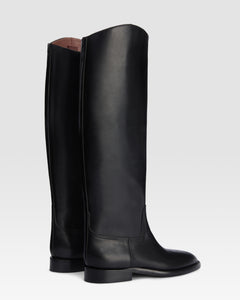 Boots in black calf leather