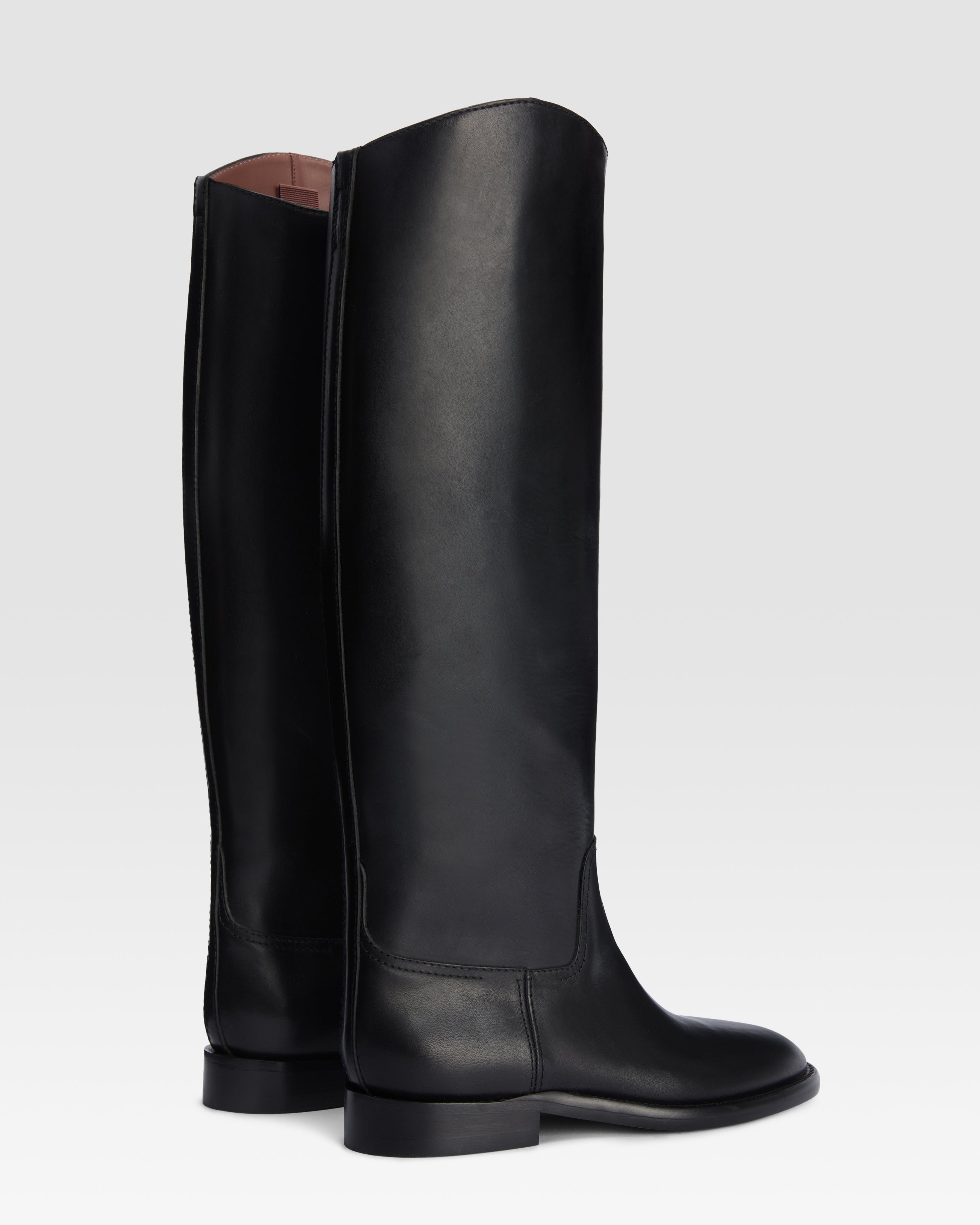 Boots in black calf leather