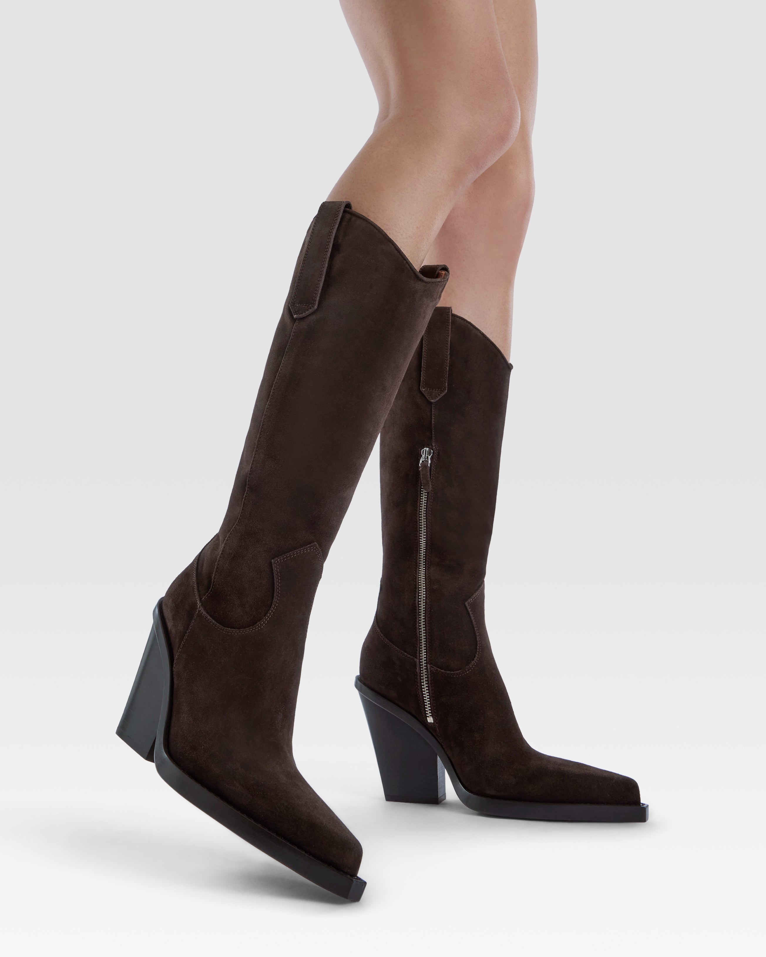 Bottes de cowboy en cuir de veau suede couleur ebene