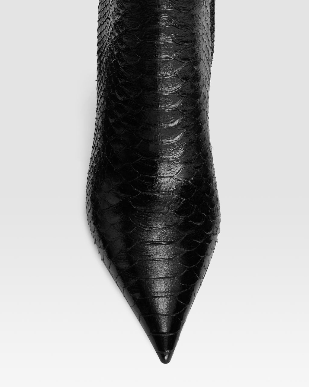 Stiefeletten aus schwarzem, bedrucktem Pythonleder