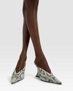 Sabots en cuir imprime python couleur denim