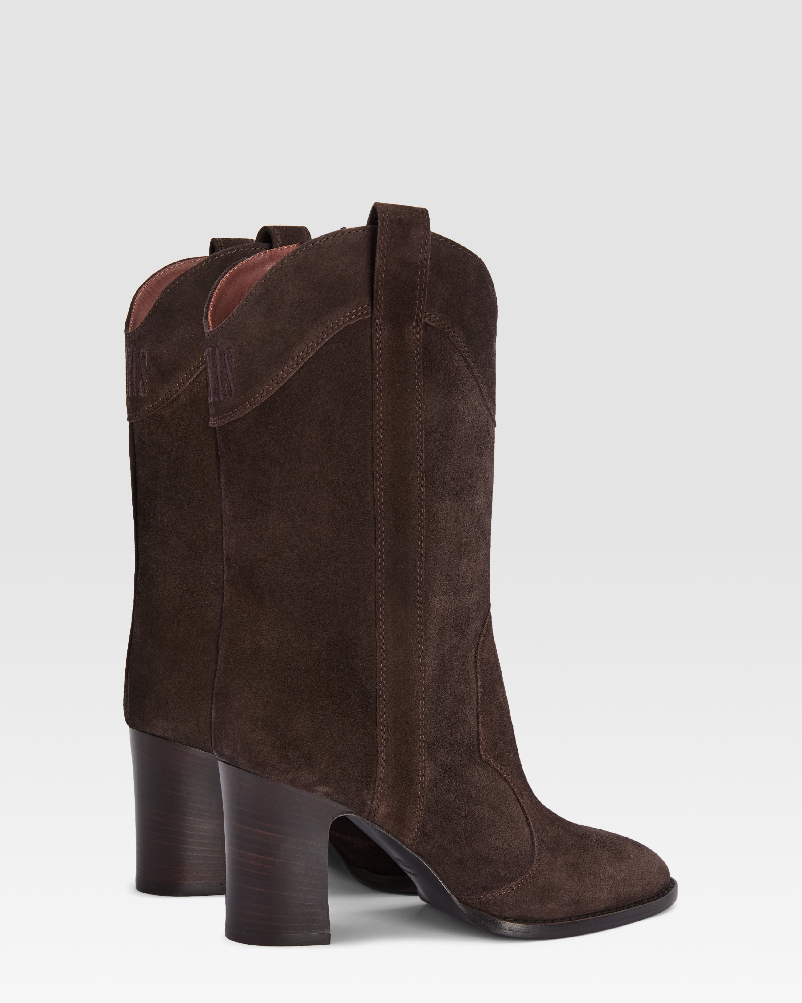 Botas de piel de ante de becerro de color ebano