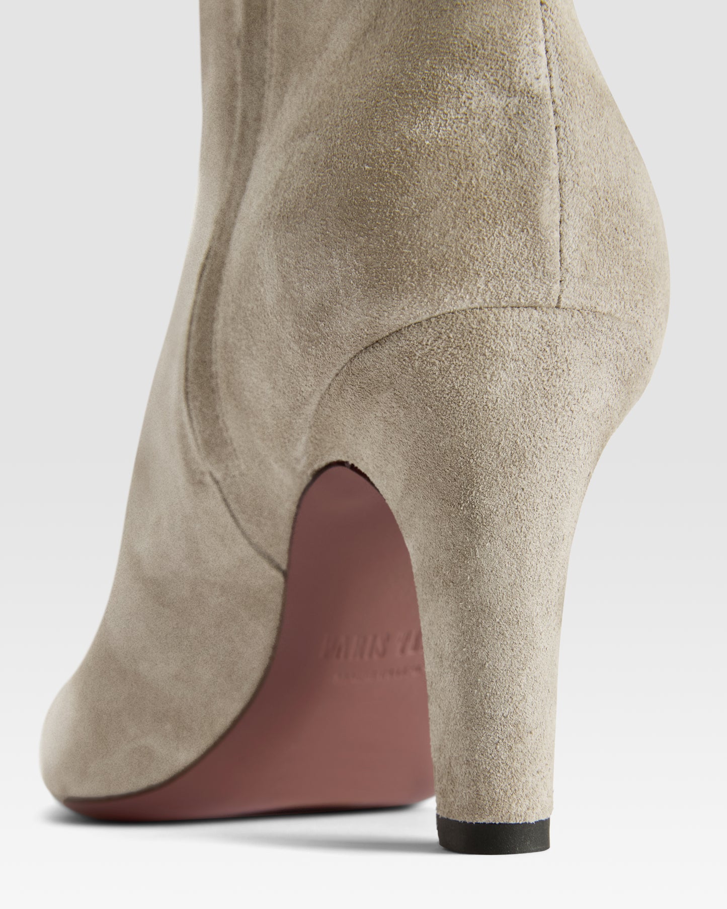 Bottines en cuir de veau suede couleur pierre