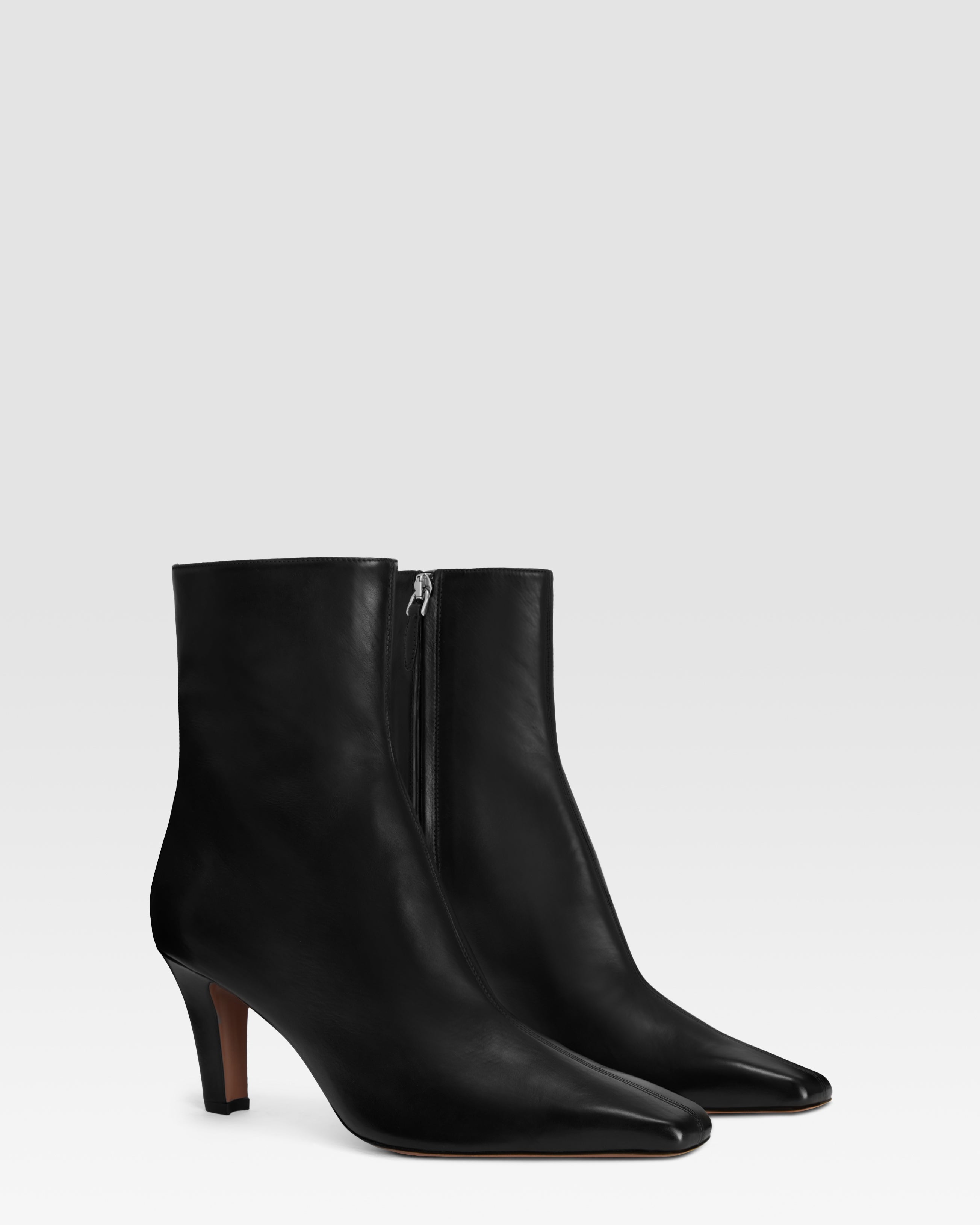 Bottines en cuir de veau noir