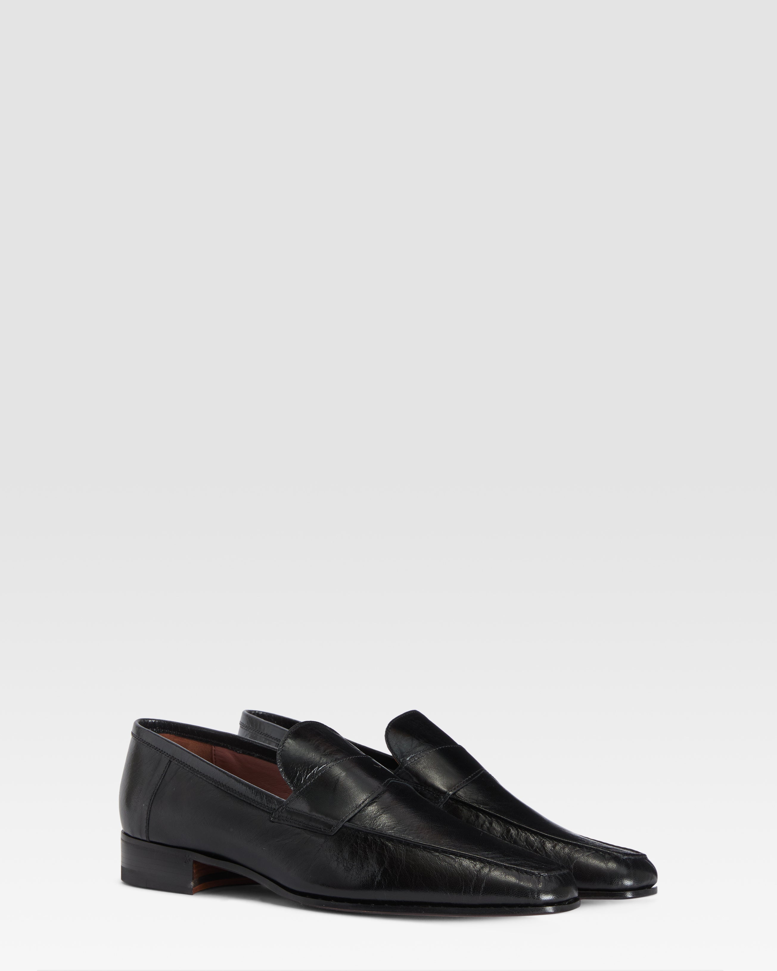 Loafers in shiny black calf leather