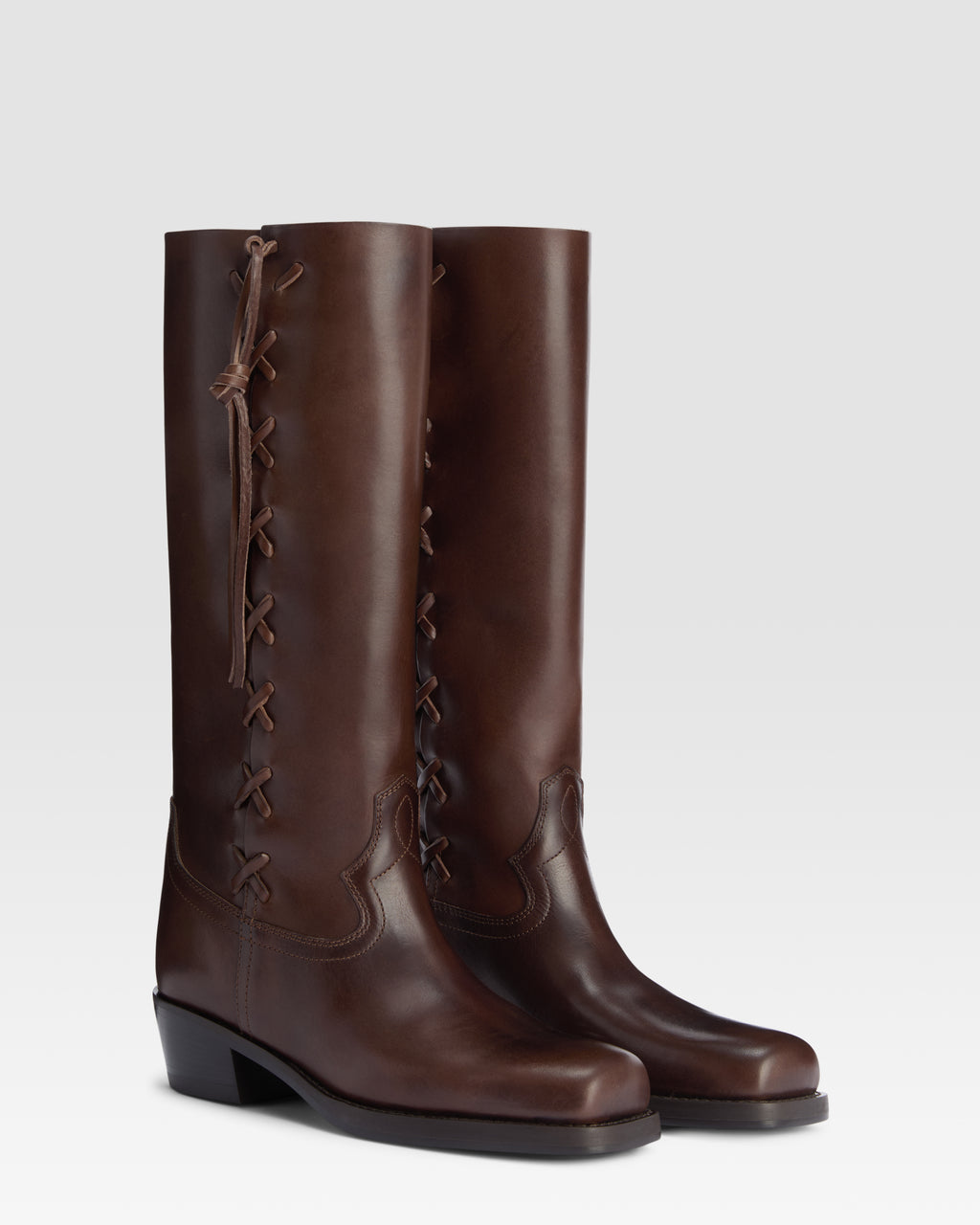 Bottes en cuir de veau couleur chocolat