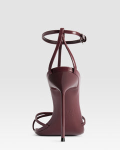 LACKLEDER T-STRAP SANDALE
