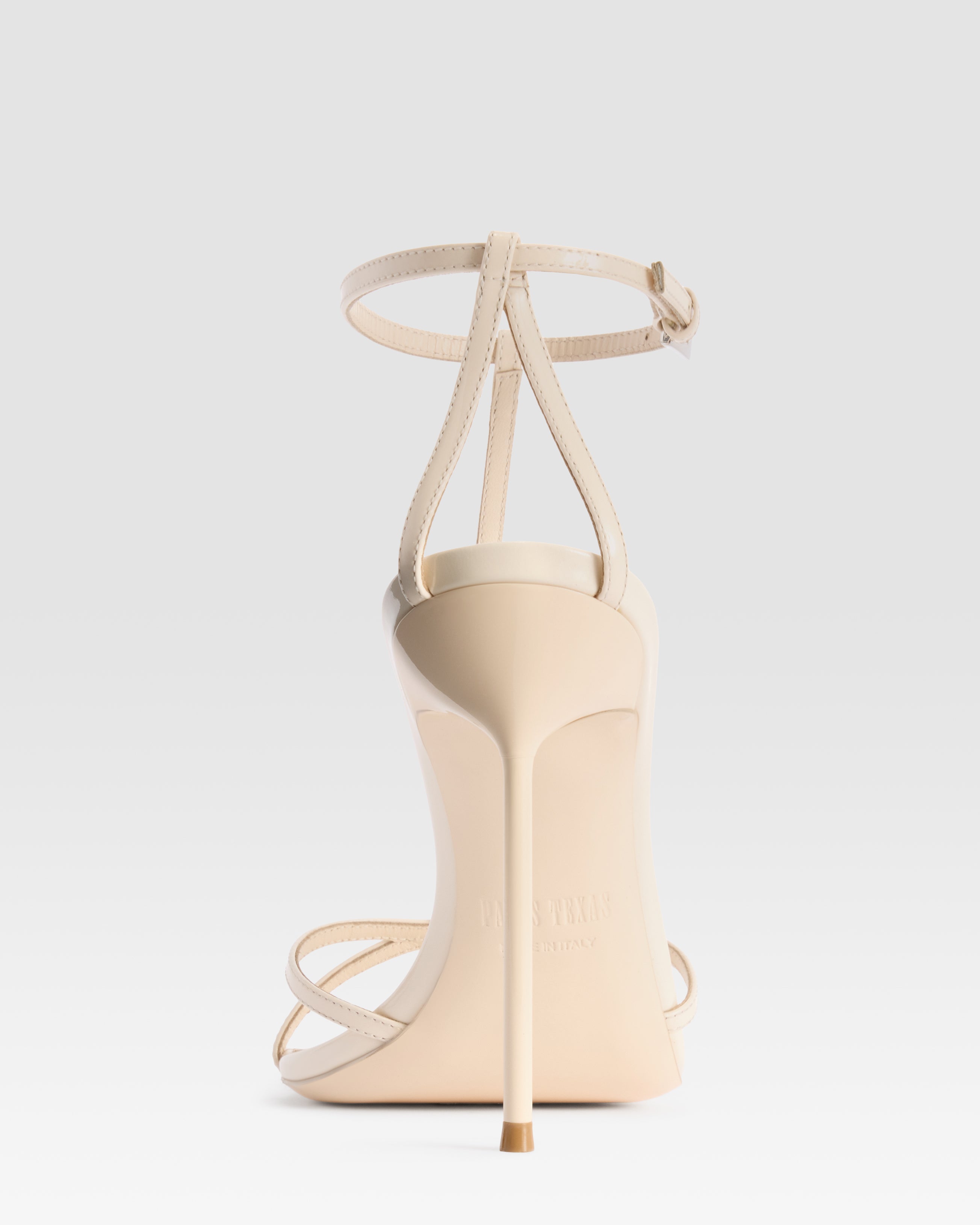 SANDALO T-STRAP IN VERNICE