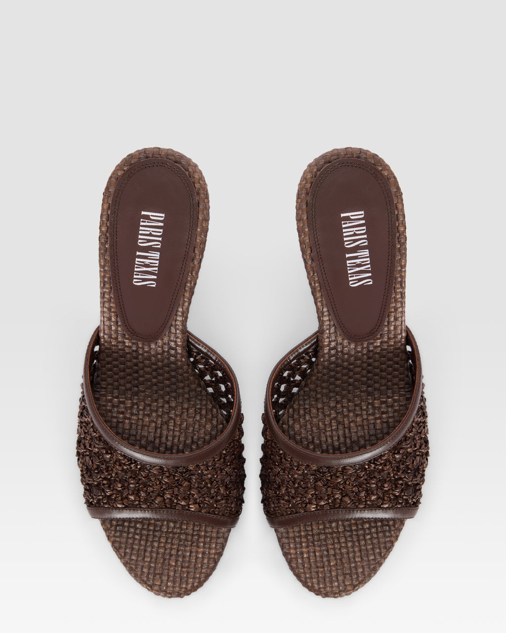 MULE EN RAPHIA