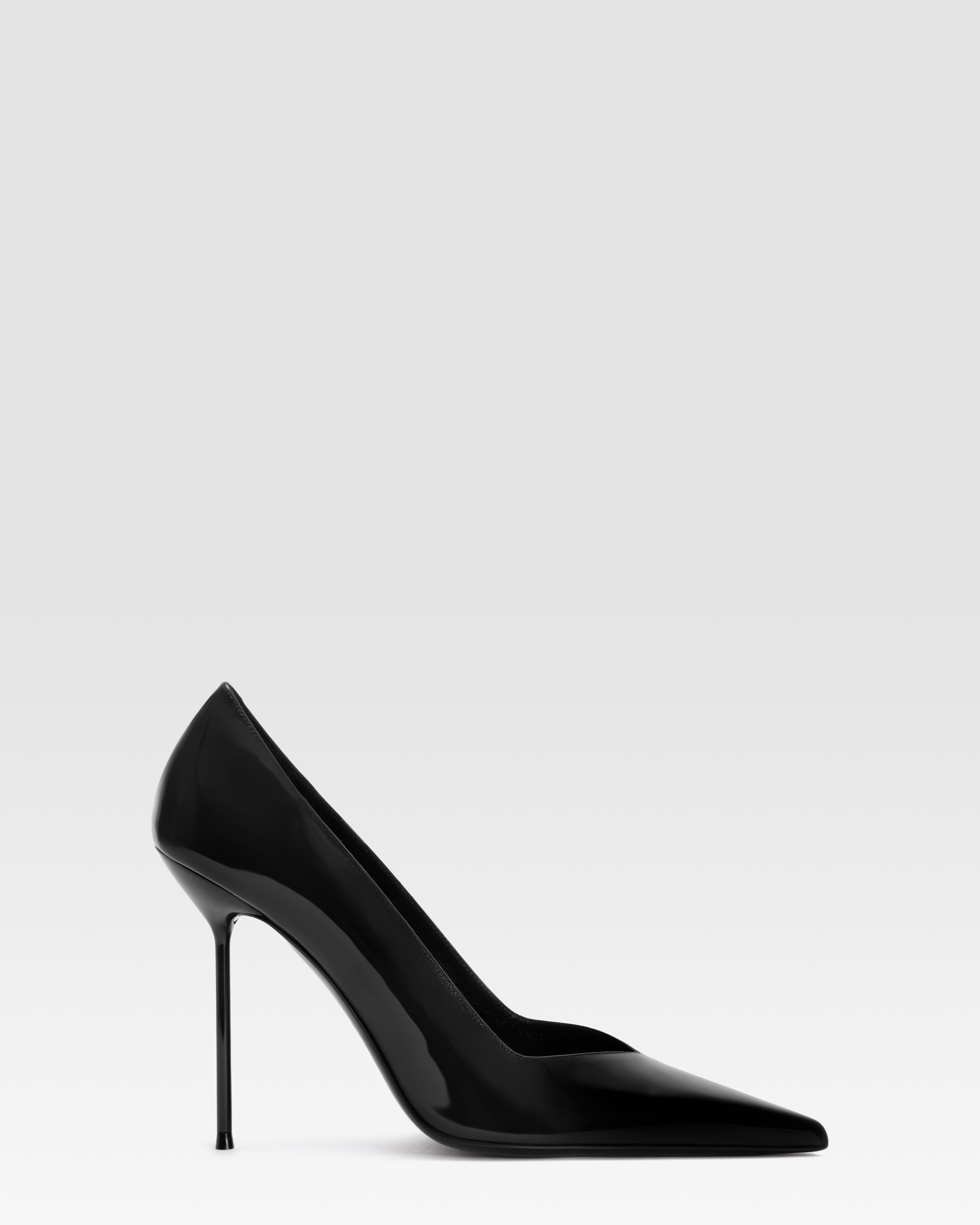 PATENT LEATHER PUMP