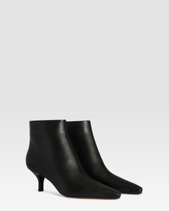 LEATHER ANKLE BOOT