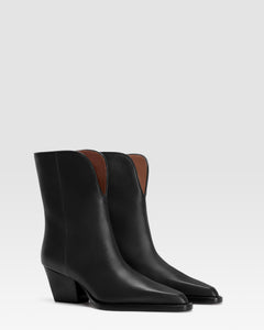 LEATHER ANKLE BOOT