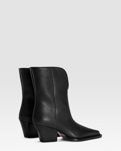 LEATHER ANKLE BOOT